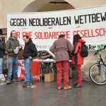 Demostand am Grazer Hauptplatz anlässlich des Tages des Prekariats am 29.2.
